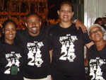 Equipe de apoio da Ala Afro-sul, em frente ao Container que a AECPARS reserva ao grupo, atrs do 1 recuo de bateria, no carnaval 2010 