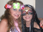 Leila e sua amiga Neila curtindo o Carnaval no Club Columbia 