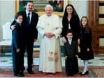 O papa Bento XVI recebe o primeiro-ministro libans, Saad Hariri, e sua famlia no Vaticano