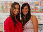 Na volta s aulas, as professoras Fernanda Kunzler e Sabrina Tentardini ensinam como dar colorido  capa do caderno com a tcnica de scrapbooking