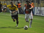 Chiquinho, do JEC e Glaydson do Tigre, travaram bom duelo no Heriberto Hlse