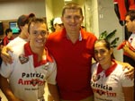 Alexandre Vieira ao lado dos irmos ginastas Diego e Daniele Hiplito