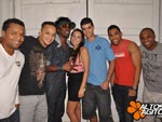 Dayane e Leonardo no meio dos menino do Pixote