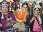 Patricia Cunha, Porto Alegre: &quot;Na Khao San Road com vendedoras ambulantes. A rua que oferece acomodao, bares, lojas de roupas, de tecidos, de pratas e artigos de decorao.&quot;