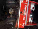 Caminho de Bombeiros de Flores da Cunha tombou ao ficar sem freios durante uma ocorrncia. Trs bombeiros ficam feridos, mas seguiram trabalhando no atendimento.