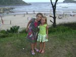 Tatiani e Marielle Alves Scotti, de Imbituba, em janeiro de 2010. Canto da Praia, Imbituba (SC)
