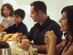 No elenco, a atriz Patsy Cecato, o ator mirim Caio pereira, o ator Cris Pereira e a atriz Miri Possani   