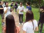 Equipe de gravao junto das atrizes Marcela Hoepper e Andressa Girotto na praa Gustavo Langsh