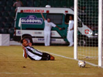 Faltou pouco para a bola entrar