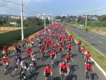 Passeio ciclstico em comemorao aos 238 anos da Capital gacha reuniu dezenas de pessoas em Porto Alegre