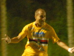 Felipe Oliveira comemorou o seu 12 gol no Catarinense