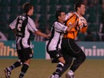 Wilson marcou o 5 gol do Figueirense depois de acertar uma cobrana de falta