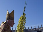 Papa abre os ritos da Semana Santa com a Procisso de Ramos, na praa de So Pedro, no Vaticano