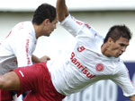 O time titular do Inter tem Pato Abbondanzieri; ndio, Sorondo e Bolvar; Bruno Silva, Wilson Mathias, Guiazu, Andrezinho e Kleber; Edu e Klber Pereira
