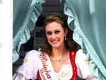 Rainha da Oktoberfest 2009 Vanessa na Vila Germnica