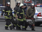 Pelo menos 34 pessoas morrem em atentados terroristas no metr de Moscou. Exploses deixaram 26 vtimas feridas.