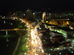 Vista noturna do centro de Blumenau.