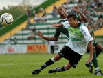 Luciano Bil, do Figueira, comeou jogando e foi substitudo no segundo tempo por Ernane