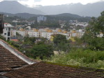 Os prdios amarelos fazem parte do condomnio Itaguara.