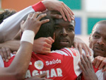 Leiria 1x2 Braga - Campeonato Portugus - Renteria, ao centro, comemora o segundo gol do Braga