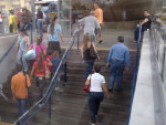 Uma suposta pane eltrica em um dos trens fechou a Estao Mercado por quase uma hora na manh desta quinta-feira e gerou atrasos de mais de 15 minutos no trensurb