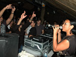 Animao na pista com a voz poderosa de Lisa Shaw 