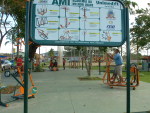 A praa central, recm revitalizada, tambm  um ponto de encontro para jovens e adultos. A academia da melhor idade  usada por 8% da populao - com faixa etria entre 50 e 60 anos. O local ainda tem pracinha e uma rea onde pode ter apresentaes artsticas.