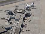 O aeroporto de Frankfurt, na Alemanha, um dos mais movimentados da europa est fechado at dia 18 de abril. Uma nuvem de cinzas causa transtornos em todo espao areo europeu