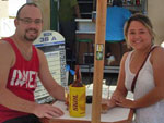 Eu e minha esposa Taisa Ribeiro Jimenes almoando no Box 36a, do Mercado Pblico, em Florianpolis. Recomendo a todos o local, pois a comida  boa, cerveja gelada e timo atendimento, sem contar que trata-se de um lugar onde encontramos diversas pessoas de diversas tribos, estados, e at mesmo de outros pases. - Alexandre Jimenes, de So Jos dos Campos - SP -