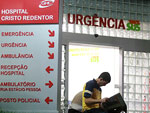O jogador ndio, do Internacional, foi internado em hospital com cortes nos braos na madrugada de hoje