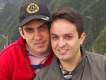 Roger e Binho comemorando aniversrio de namoro na Serra do Rio do Rastro. Lugar lindo demais! - Rubes Avelino Gois, de So Jos - SC -