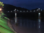 Ponte de ferro e sua iluminao.