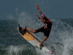 Mick Fanning com estilo na Vila