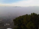 A neblina perdurou na manh de hoje na Capital