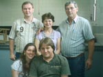NA FOTO  MINHA MAE COM SUA FAMILIA(LUCIANO, MAE ALCINA, PAI PEDRO,LUCIANE (EU) E AGNALDO (MEU NAMORADO) MAE TE AMAMOS MUITO 
