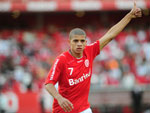 Taison voltou a aparecer bem em uma partida