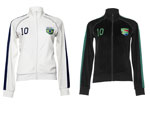 Para estar no clima, a marca feminina Collins criou modelos de jaqueta de plush em cores do Brasil (branco, azul e verde) e em homenagem  frica (em preto). Alm das bandeiras, trazem o nome nas costas e em ambos os lados o nmero 10