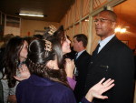 Rainha e princesas da festa foram barradas ao tentar entrar no camarim de Srgio Reis