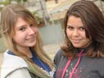 Dbora de Quadros e Caroline Haider