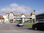 Portal principal da Vila Germnica.