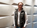 Inspirado em um cozinheiro cosmopolita, que gosta de viajar e preparar os pratos na companhia de amigos, o arquiteto Rogrio Pandolfo criou a cozinha Viajando na Maionese