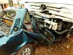 Chevette ficou completamente destrudo na coliso