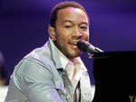 John Legend foi outra atrao internacional do show de abertura da Copa do Mundo