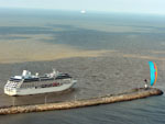 Navio de turismo partindo de Itaja.