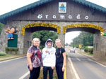 Gramado, Rio Grande do Sul - Aurea Brandl, Leandro G. da Silva e Joice Uhlmann, de Ibirama, em mar�o de 2010.