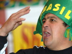 Em Chapec, o empresrio Roberto Denti protesta contra o mau desempenho da Seleo