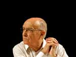 Jos Saramago durante sua palestra no Frum Social Mundial em 2005