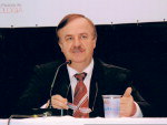 Candidato Digenes Basegio palestrando no Congresso Paulista de Mastologia em 1998