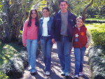 Airton Souza com sua esposa Marilene e suas filhas Karoline e Mylena