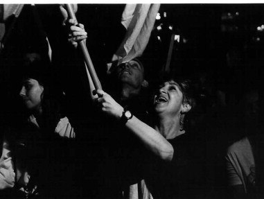 Em 1992, no “Fora Collor”, a emoo da deputada Jussara Cony pela vitria popular.